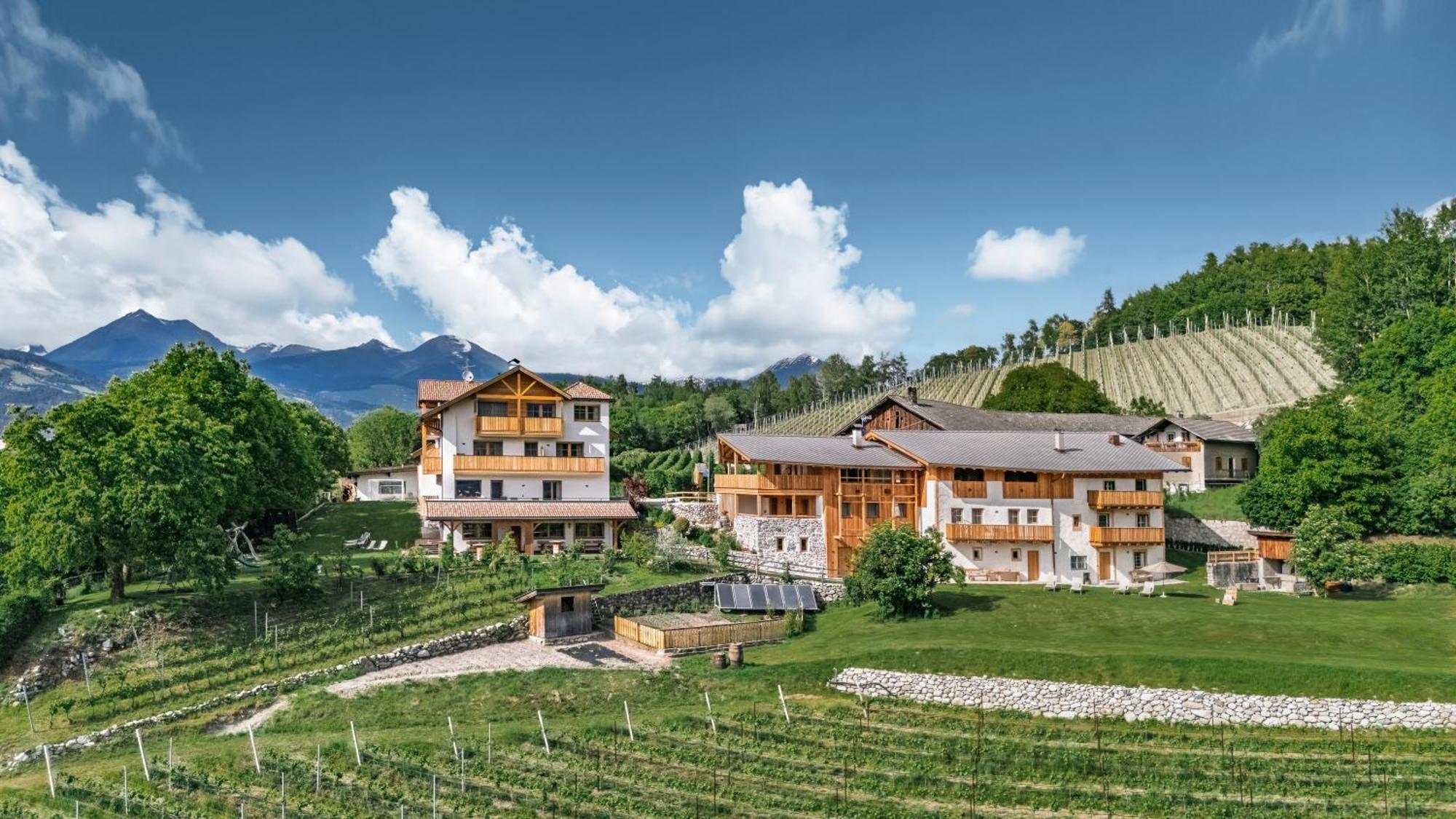 Trinnerhof- Hof Chalets Und Obsthof Natz-Schabs Exteriör bild